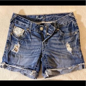 Amethyst Distressed Jean Shorts Size 1